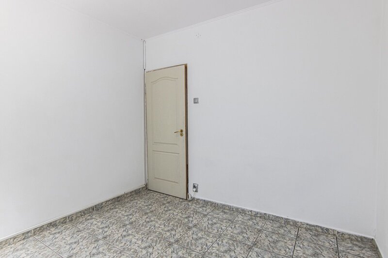 Drumul Taberei, Cetatea Histria, Romancierilor, 4 camere, nemobilat.