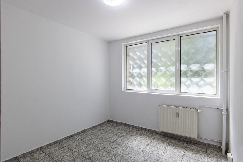 Drumul Taberei, Cetatea Histria, Romancierilor, 4 camere, nemobilat.