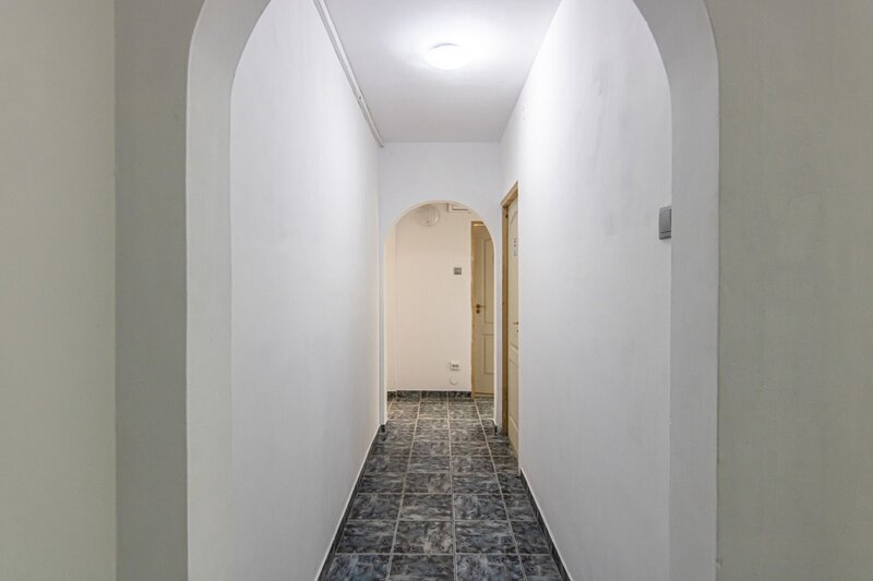 Drumul Taberei, Cetatea Histria, Romancierilor, 4 camere, nemobilat.