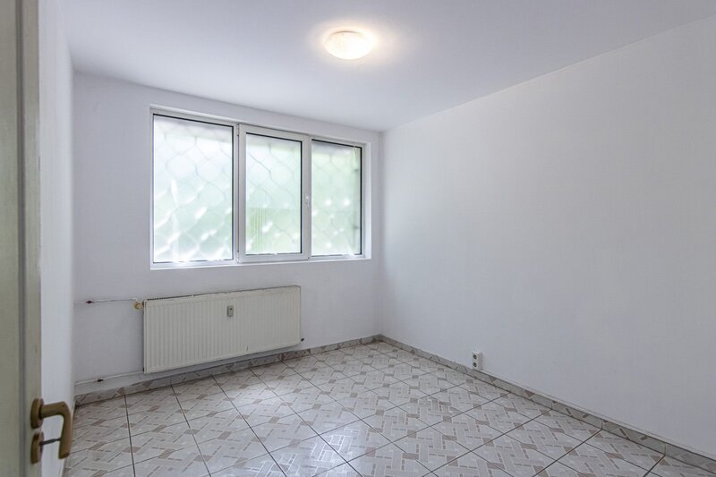 Drumul Taberei, Cetatea Histria, Romancierilor, 4 camere, nemobilat.