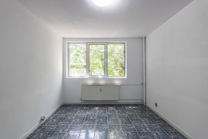 Drumul Taberei, Cetatea Histria, Romancierilor, 4 camere, nemobilat.