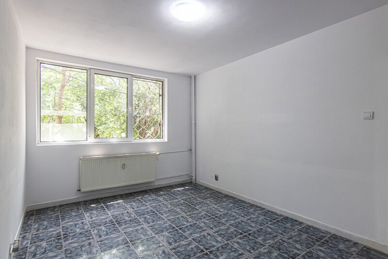 Drumul Taberei, Cetatea Histria, Romancierilor, 4 camere, nemobilat.