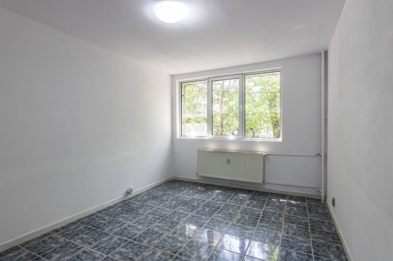 Drumul Taberei, Cetatea Histria, Romancierilor, 4 camere, nemobilat.