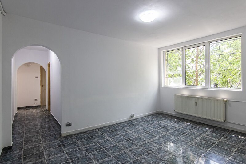 Drumul Taberei, Cetatea Histria, Romancierilor, 4 camere, nemobilat.