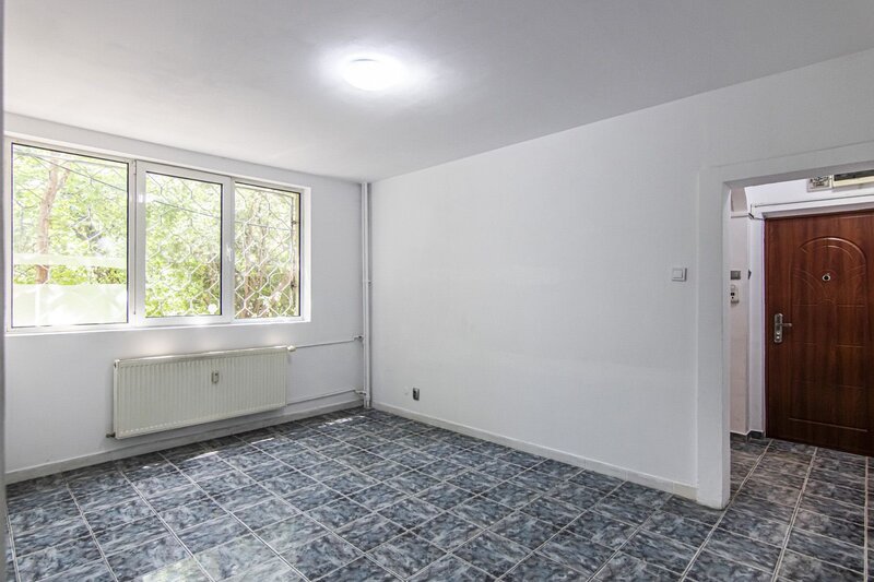 Drumul Taberei, Cetatea Histria, Romancierilor, 4 camere, nemobilat.